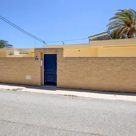 5 Bedroom Cozy In Casa de Férias El Campello