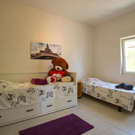 5 Bedroom Cozy In *