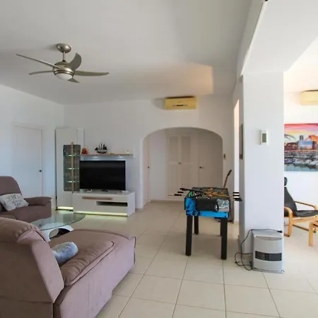 5 Bedroom Cozy In