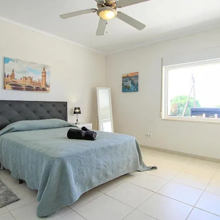 5 Bedroom Cozy In 坎佩略